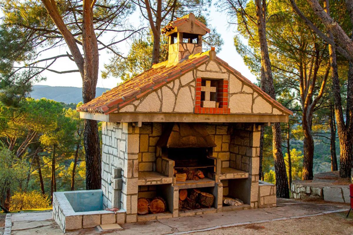 Hostal Casa Cadalso, Mirador De Gredos, Madrid Cadalso de los Vidrios Exterior foto